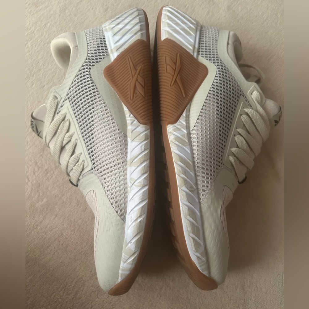 Reebok Men's Neutral White Gum-Soled Training Shoes